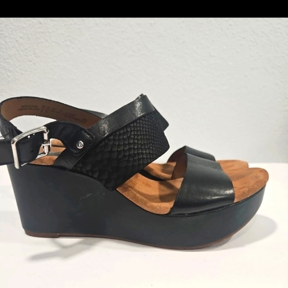 Clarks Black Leather Wedge Sandals with Buckle Strap - Picture 5 of 9